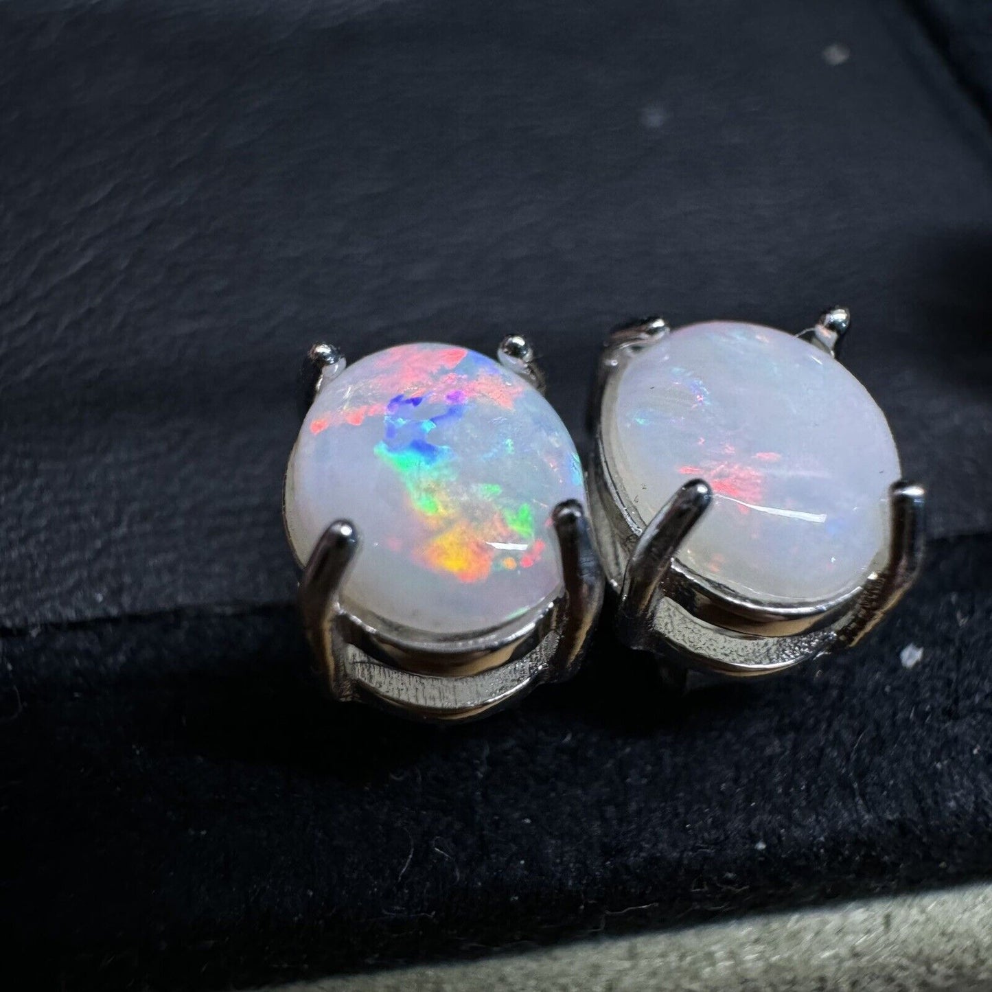 Earstuds Opal Pairs Piece with Beautiful Colour C1-2222