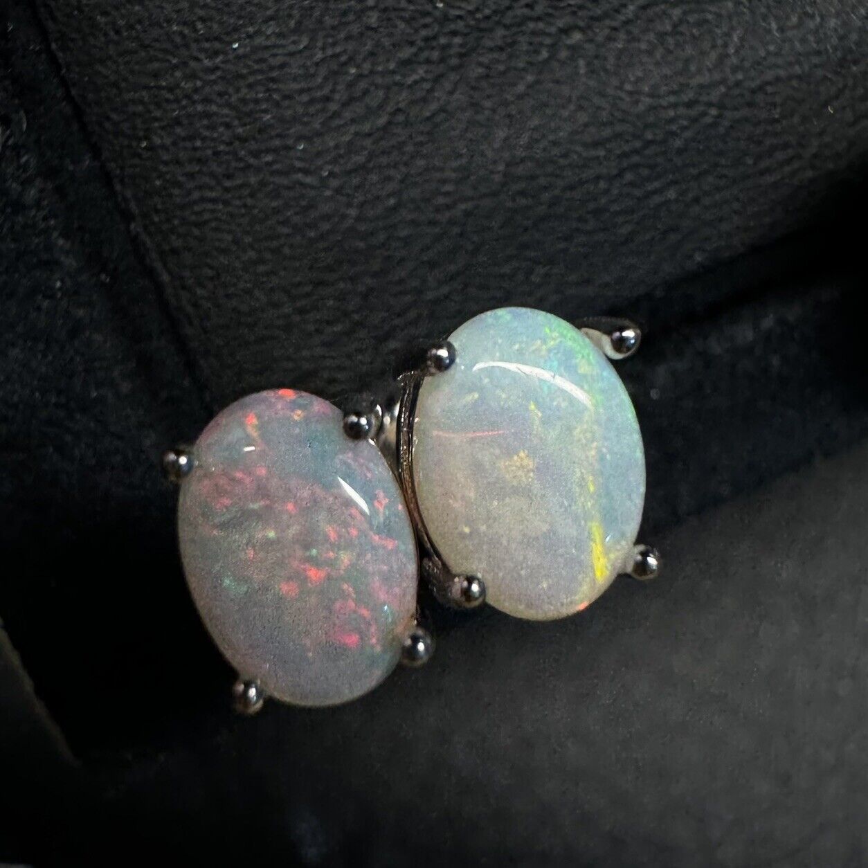 Earstuds Opal Pairs Piece with Beautiful Colour C1-2221