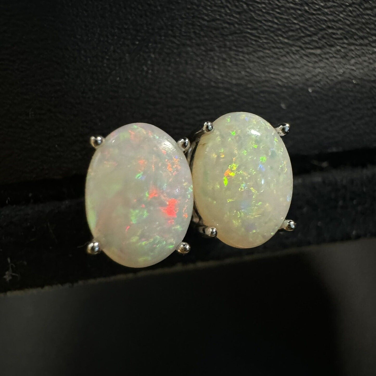 Earstuds Opal Pairs Piece with Beautiful Colour C1-2225