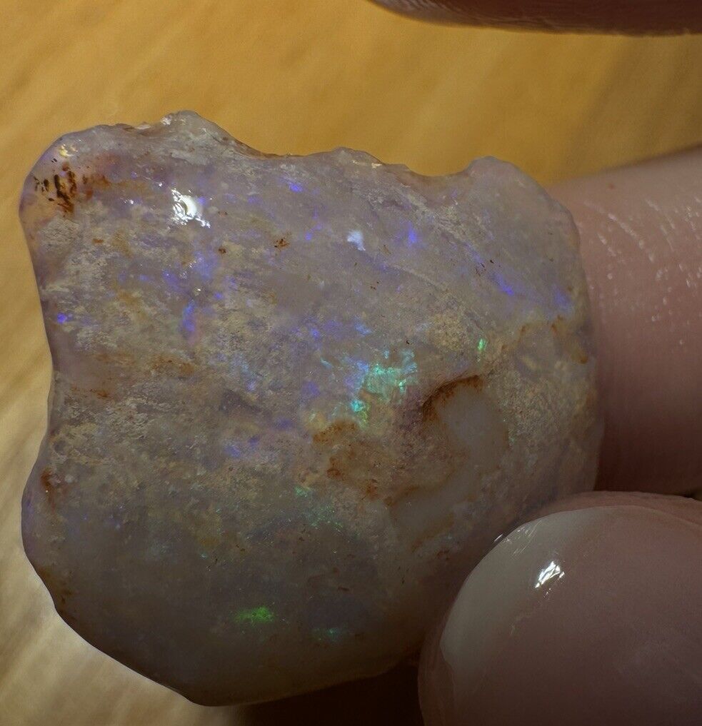 14 Carats Solid Rough Coober Pedy Opal Piece with Beautiful Colour B1 shell