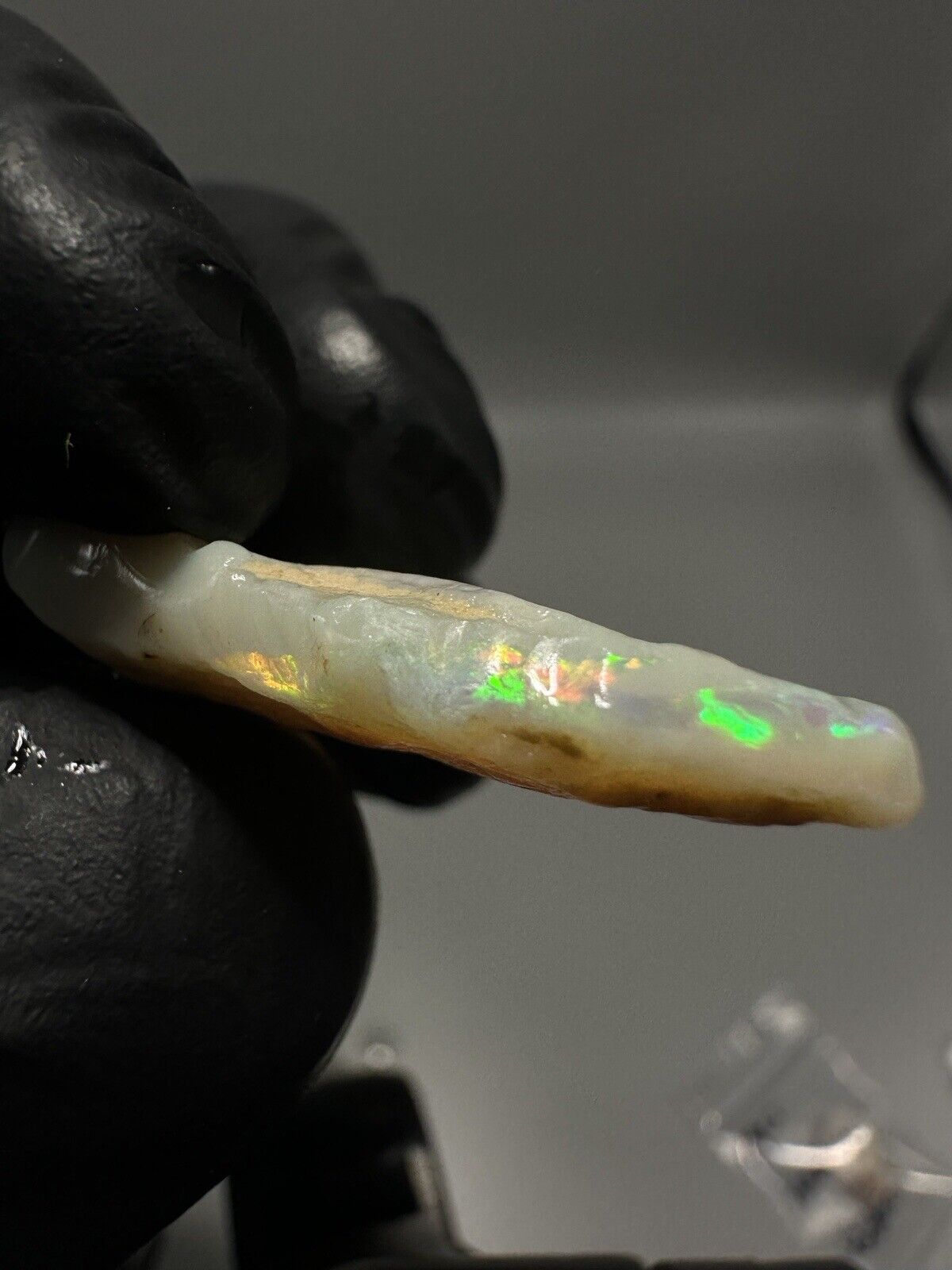 25.3 Carats Solid Rough Coober Pedy Crystal Opal with Beautiful Colour