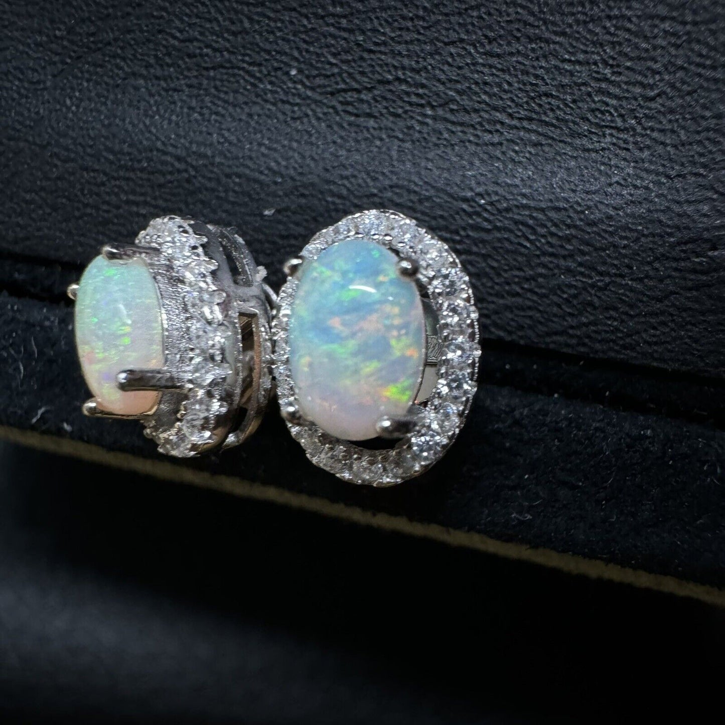 Earstuds Opal Pairs Piece with Beautiful Colour C1-2227