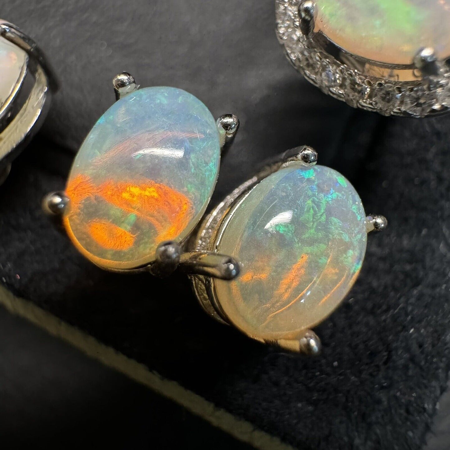 Earstuds Opal Piece with Beautiful Colour C1-2219