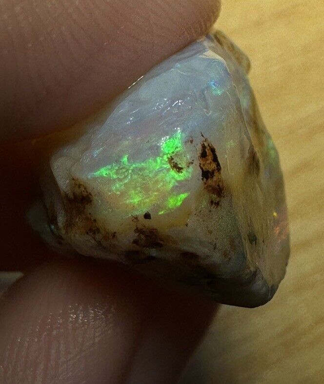 21 Carats Solid Rough Coober Pedy Opal Piece with Beautiful Colour B1