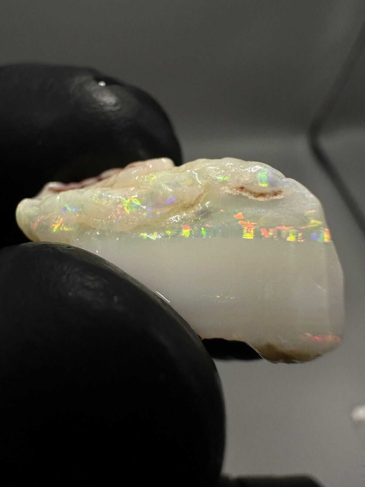 19 Carats Solid Rough Coober Pedy Milky White Opal with Beautiful Colour