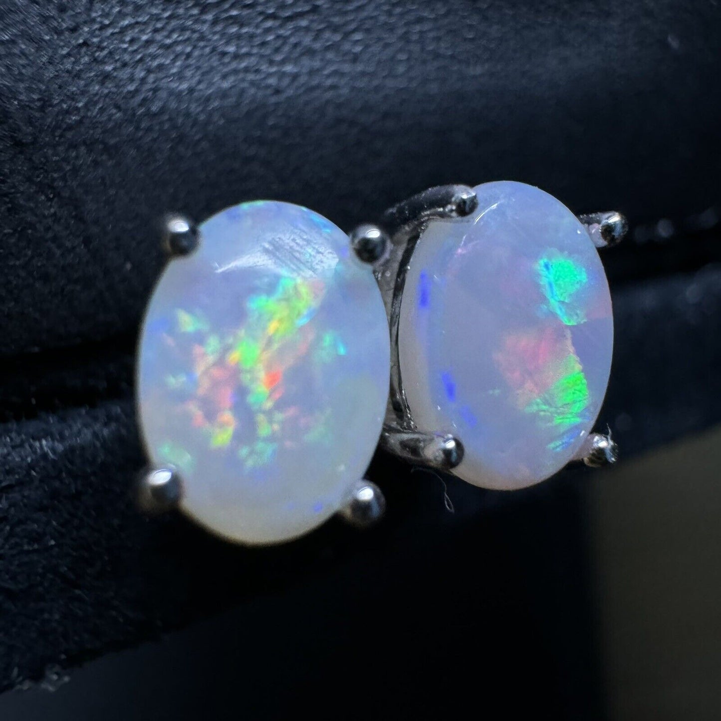Earstuds Opal Pairs Piece with Beautiful Colour C1-2229