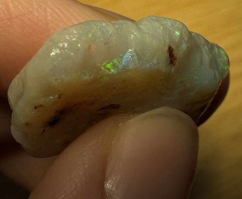 19.2 Carats Solid Rough Coober Pedy Opal Piece with Beautiful Colour B1