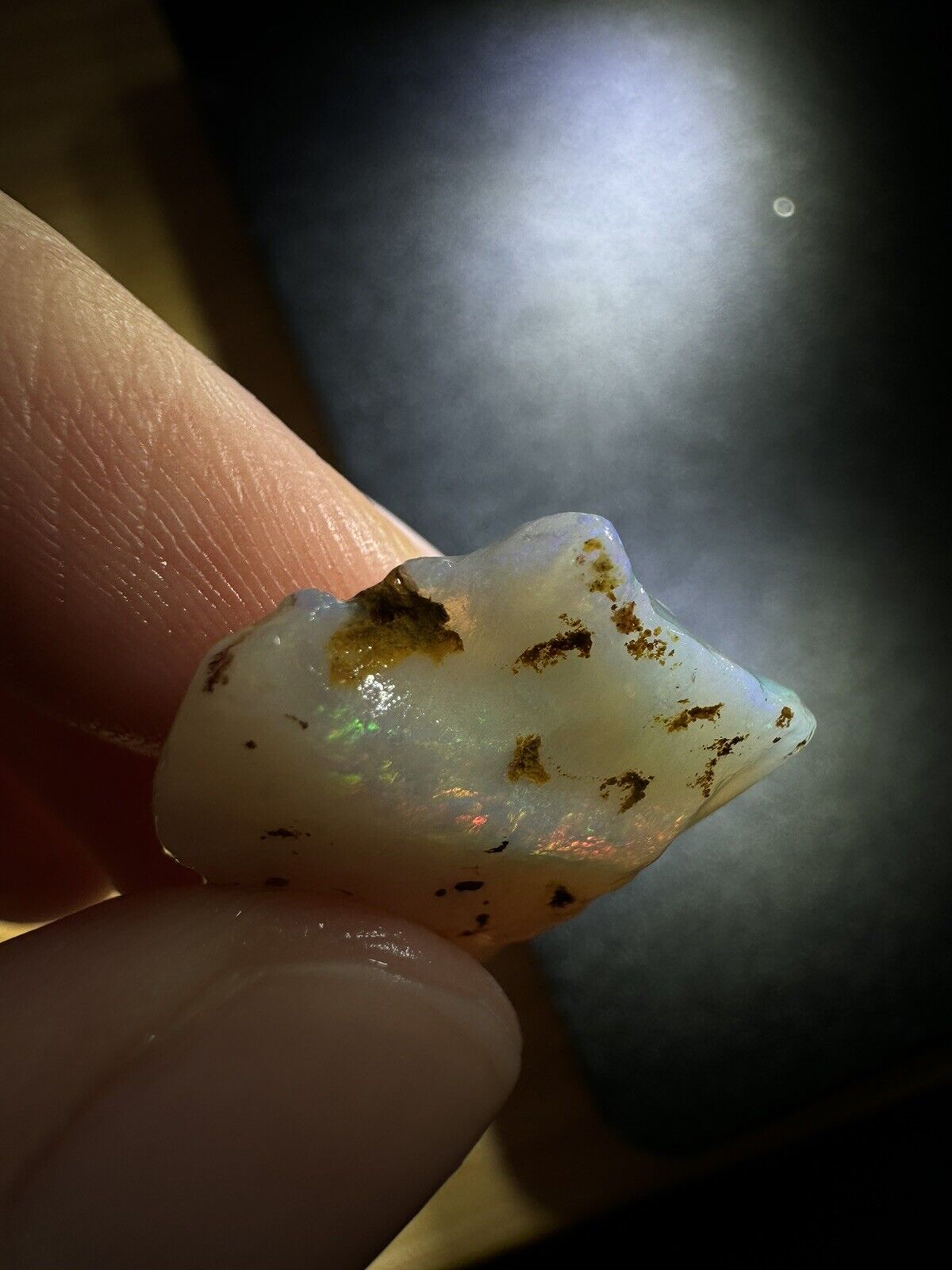 16 Carats Solid Rough Coober Pedy Opal Piece with Beautiful Colour MayT