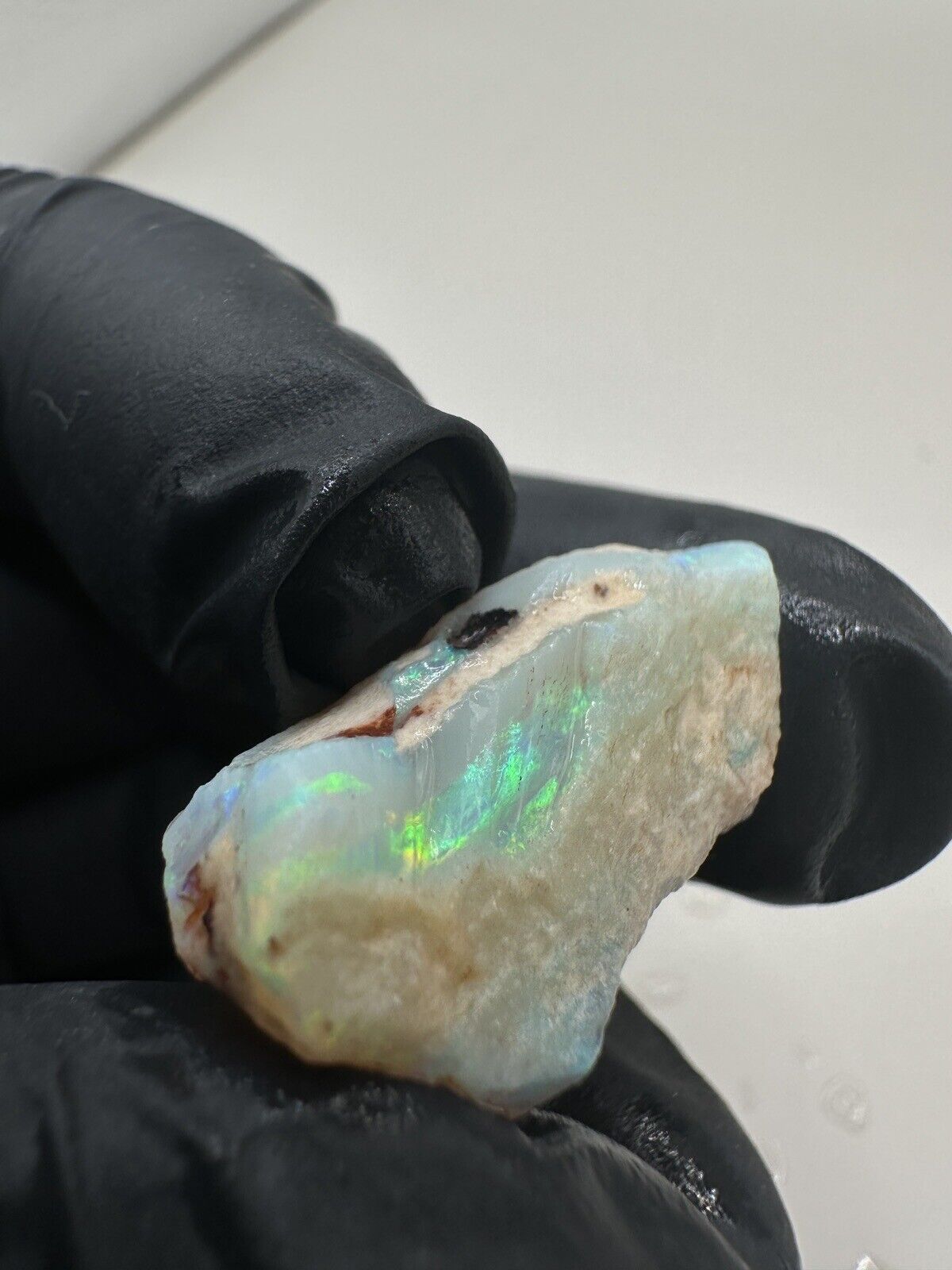 22.9 Ct Rough Coober Pedy Crystal Opal With Beautiful Colour