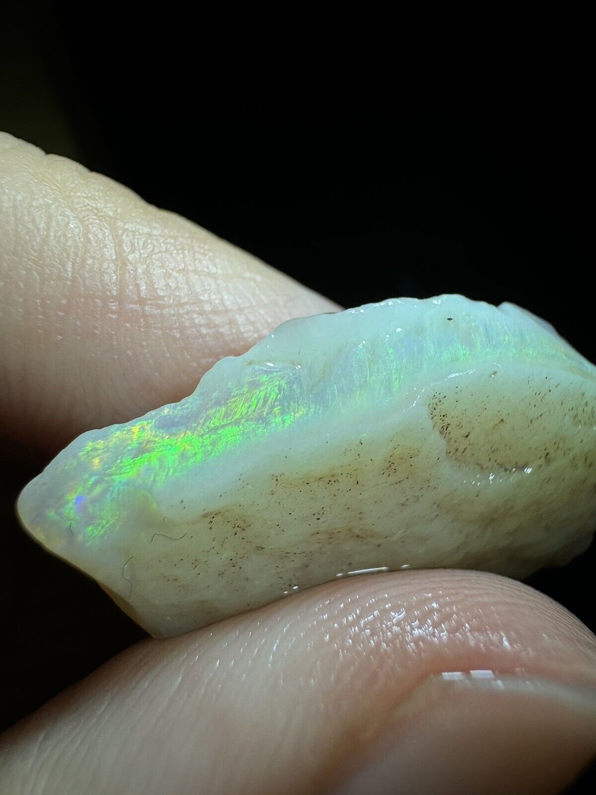16.5 Carats Solid Rough Coober Pedy Opal Piece with Beautiful Colour