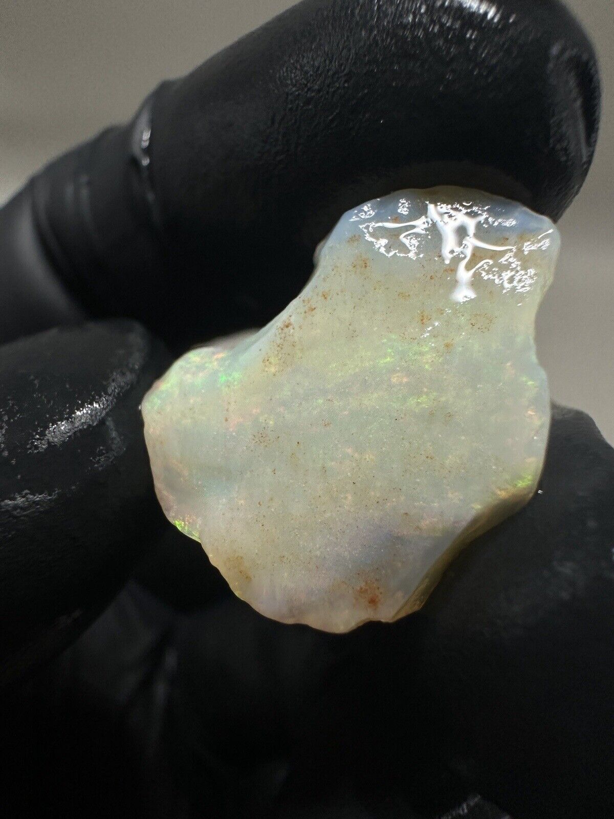 9.5Carats Solid Rough Coober Pedy Crystal Opal Shell Piece with Beautiful Colour