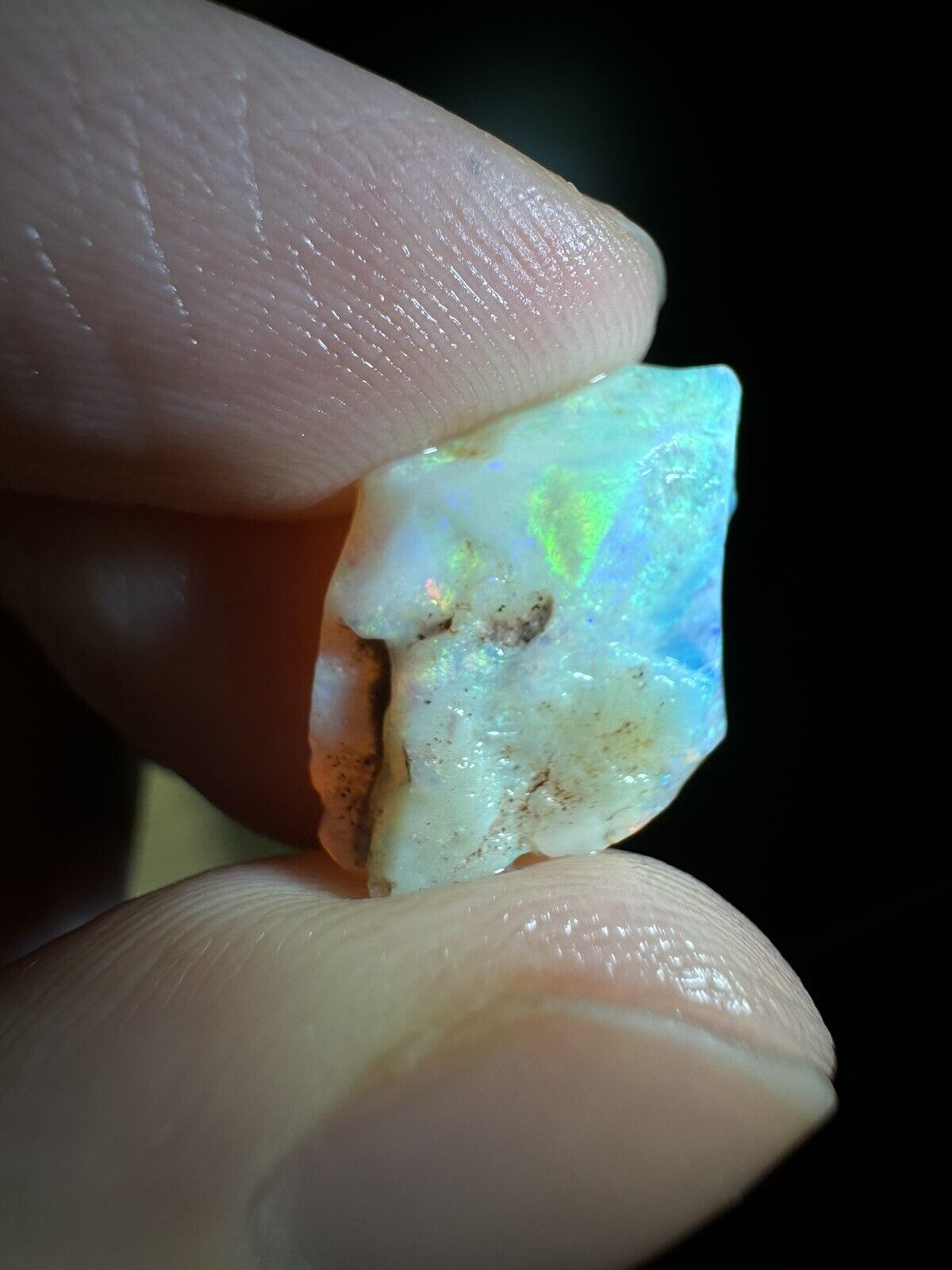 4.6 Carats Solid Rough Coober Pedy Opal Piece with Beautiful Colour MayT