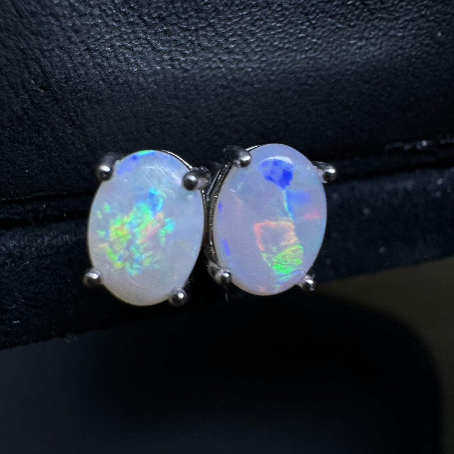 Earstuds Opal Pairs Piece with Beautiful Colour C1-2229