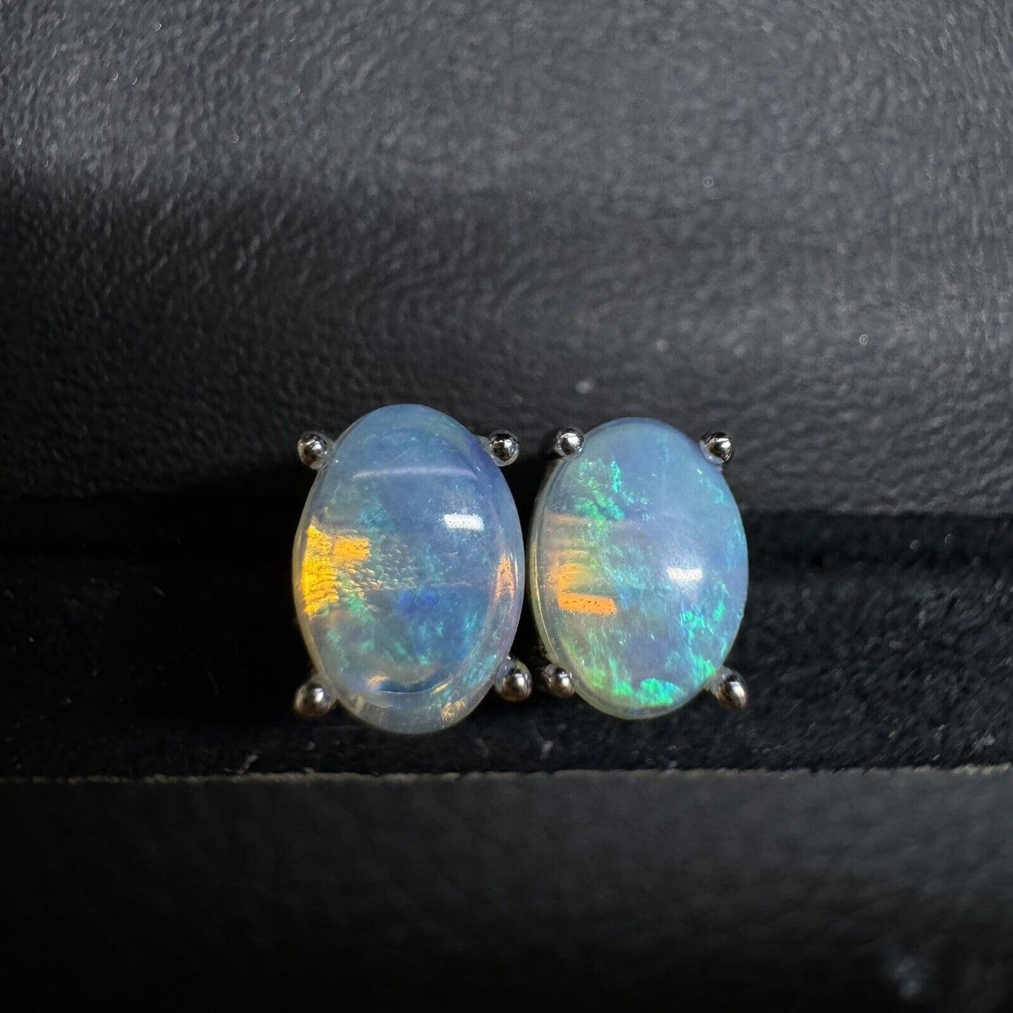 Earstuds Opal Pairs Piece with Beautiful Colour C1-2226