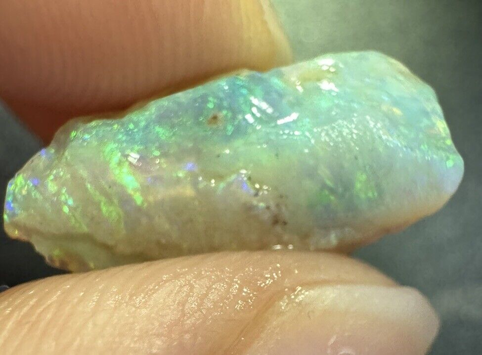 6Carats Solid Rough Coober Pedy Opal Piece with Beautiful Colour
