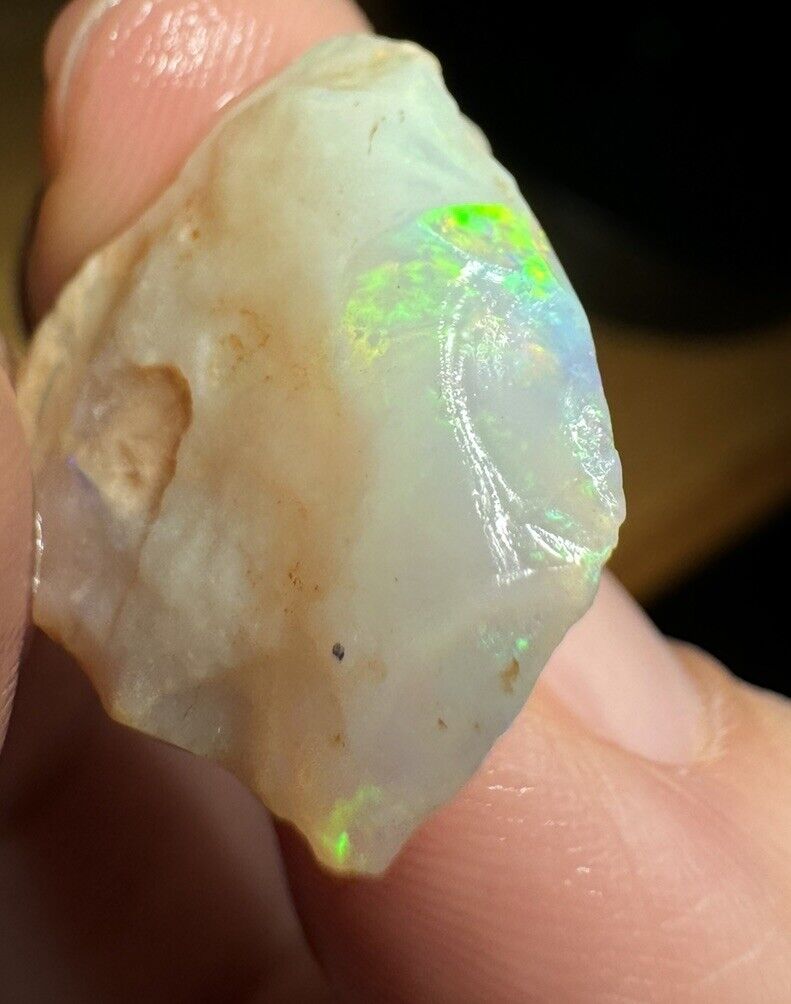 9.15 Carats Solid Rough Coober Pedy Opal Piece with Beautiful Colour B1