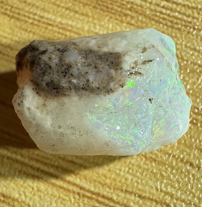 7.5 Carats Solid Rough Coober Pedy Opal Piece with Beautiful Colour