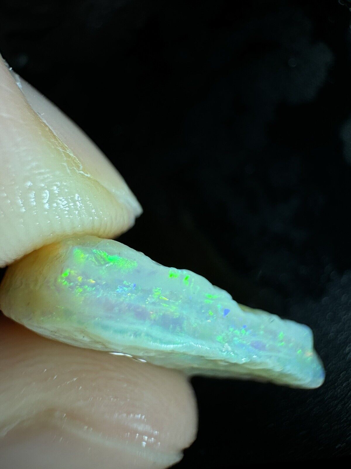 9.4 Carats Solid Rough Coober Pedy Opal Piece with Beautiful Colour B1