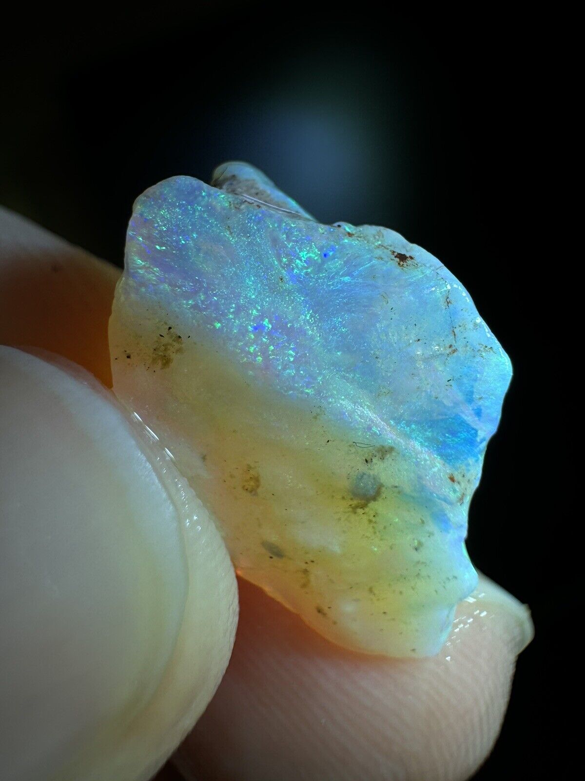 4.6 Carats Solid Rough Coober Pedy Opal Piece with Beautiful Colour MayT