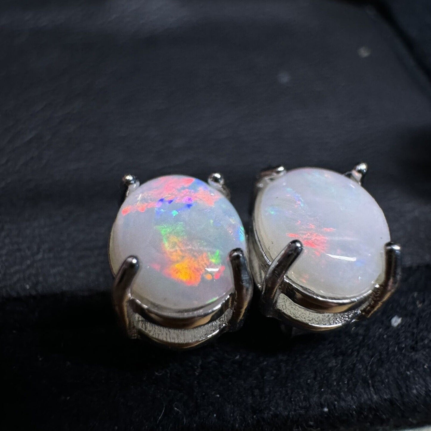 Earstuds Opal Pairs Piece with Beautiful Colour C1-2222