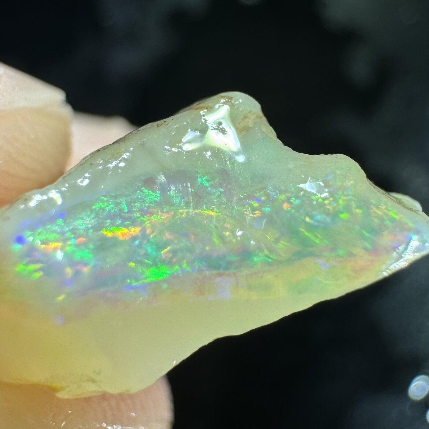 7.15 Carats Solid Rough Coober Pedy Opal Piece with Beautiful Colour B1