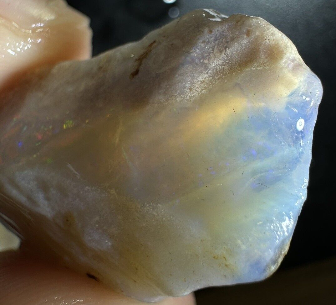20.6Carats Solid Rough Coober Pedy Opal Piece with Beautiful Colour B1