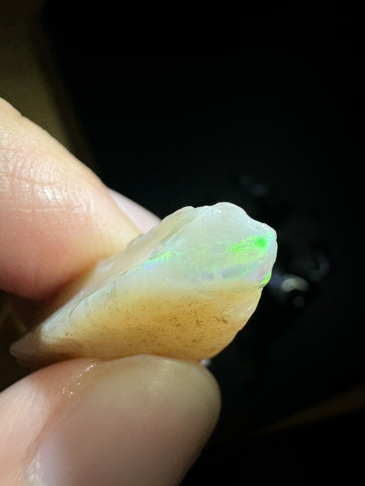 16.5 Carats Solid Rough Coober Pedy Opal Piece with Beautiful Colour