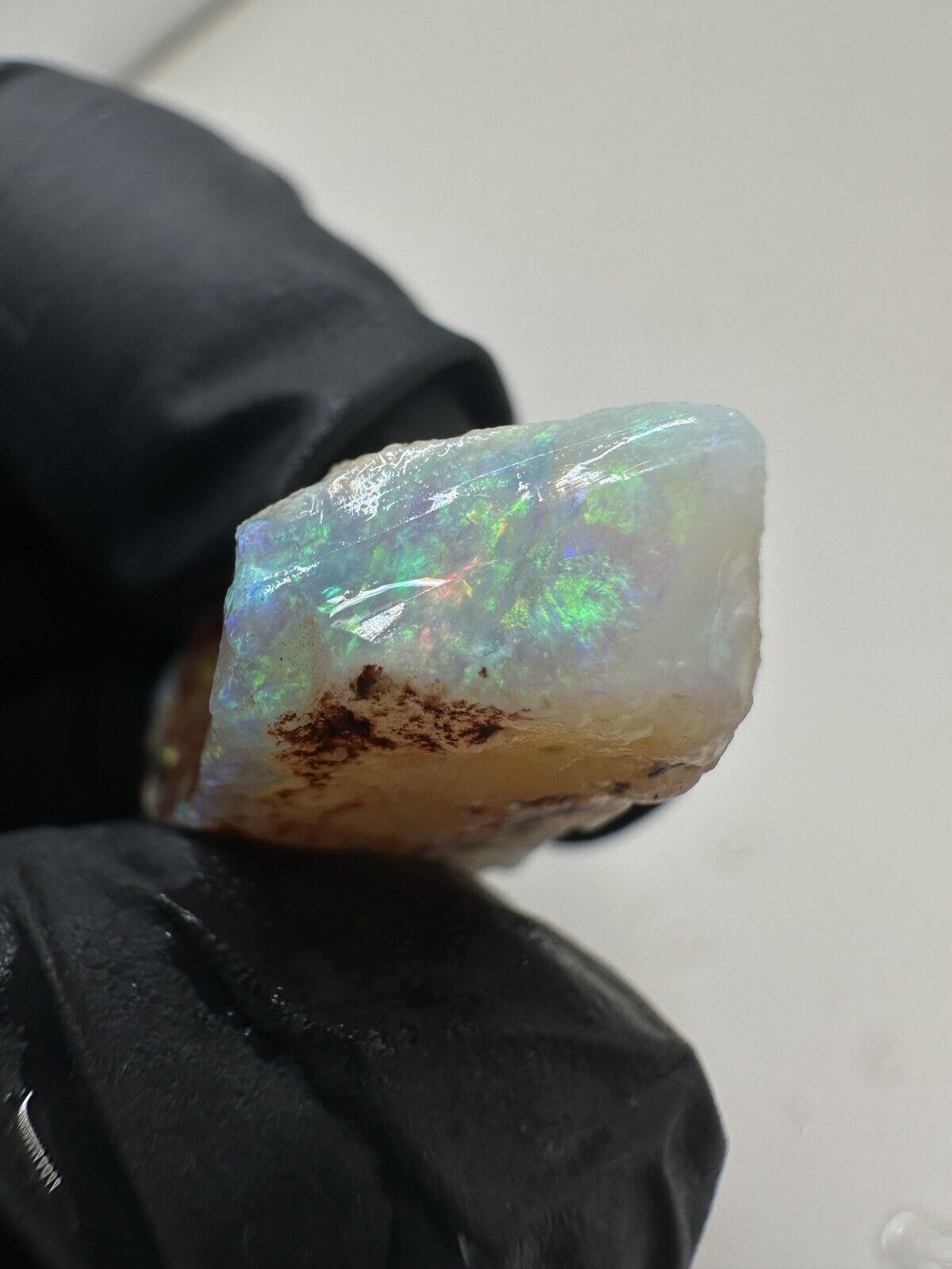 22.9 Ct Rough Coober Pedy Crystal Opal With Beautiful Colour