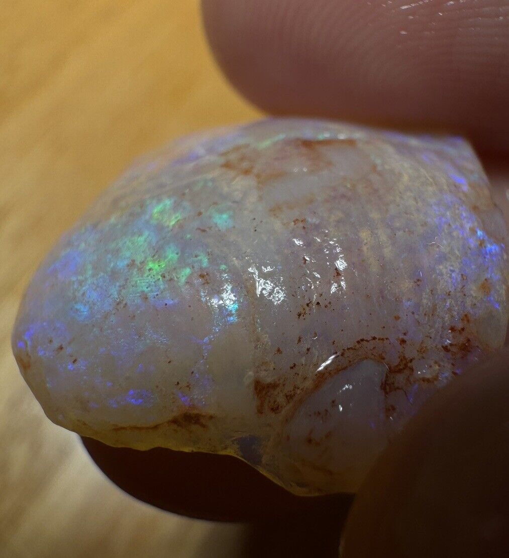 14 Carats Solid Rough Coober Pedy Opal Piece with Beautiful Colour B1 shell