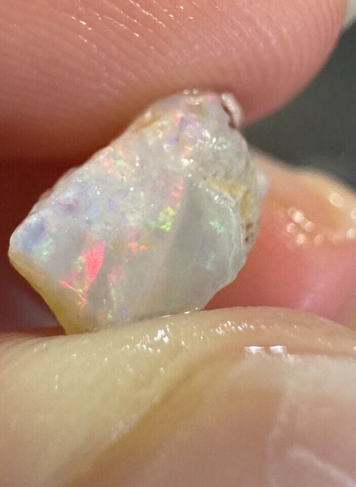 2.8 Carats Solid Rough Coober Pedy Opal Piece with Beautiful Colour