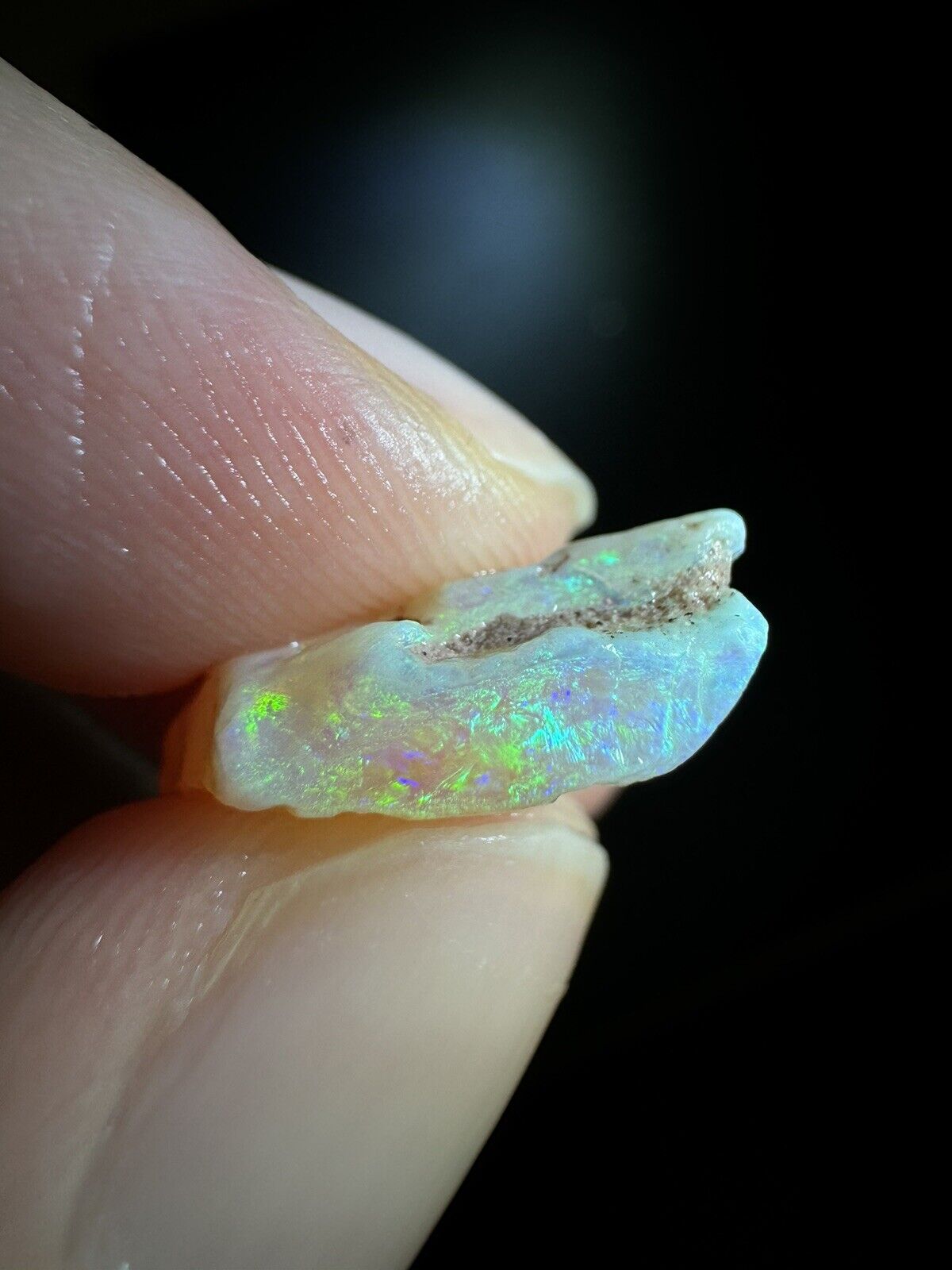 4.6 Carats Solid Rough Coober Pedy Opal Piece with Beautiful Colour MayT