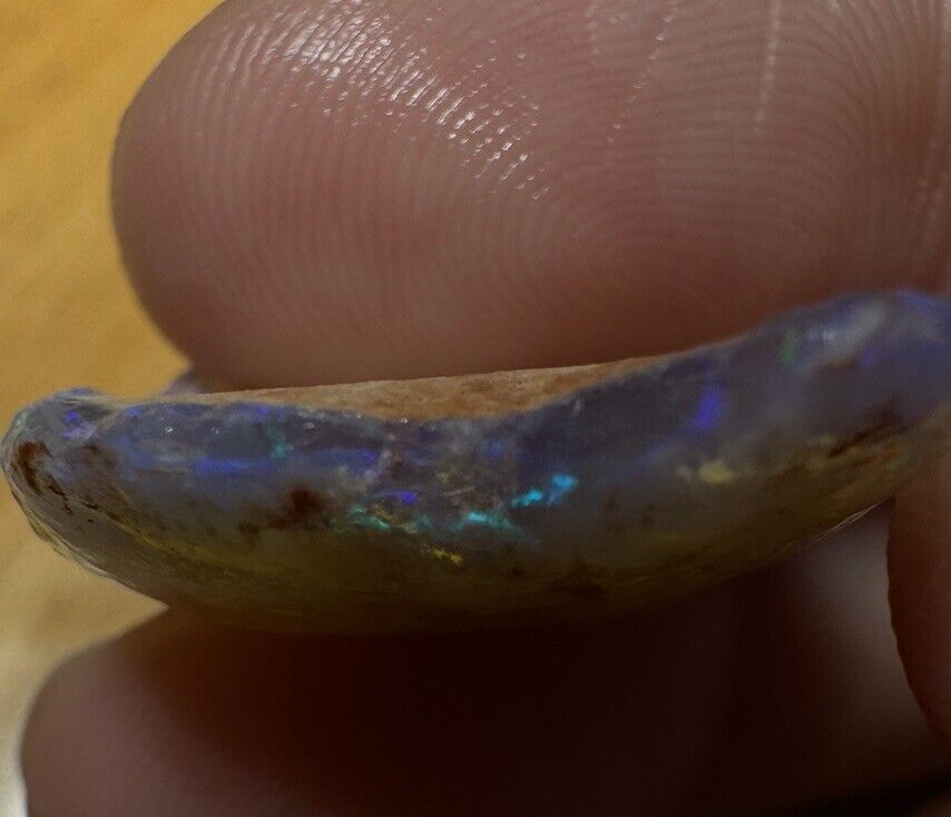 14 Carats Solid Rough Coober Pedy Opal Piece with Beautiful Colour B1 shell