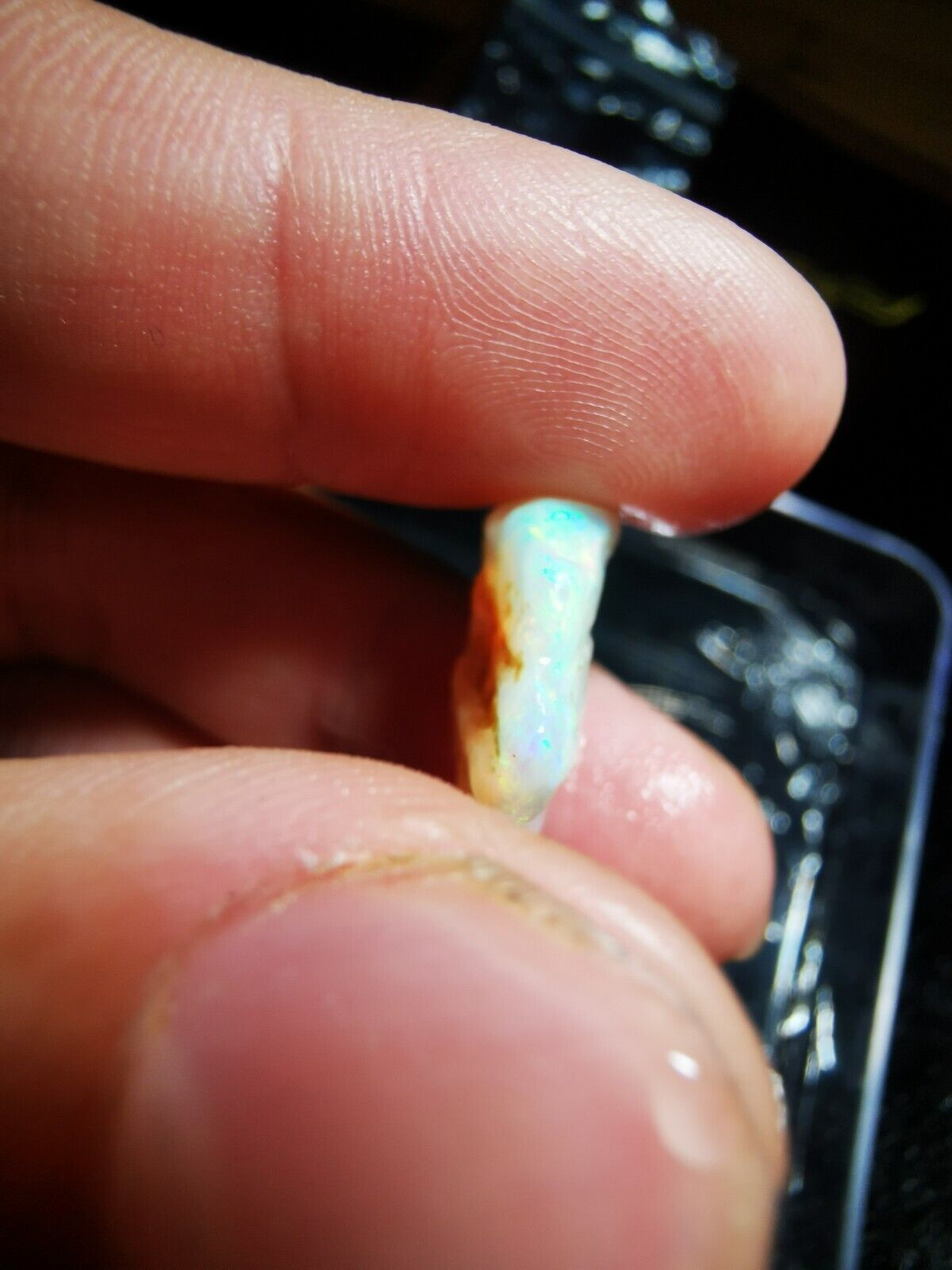 10.1 Carats Solid Rough Coober Pedy Opal shell with Beautiful Colour