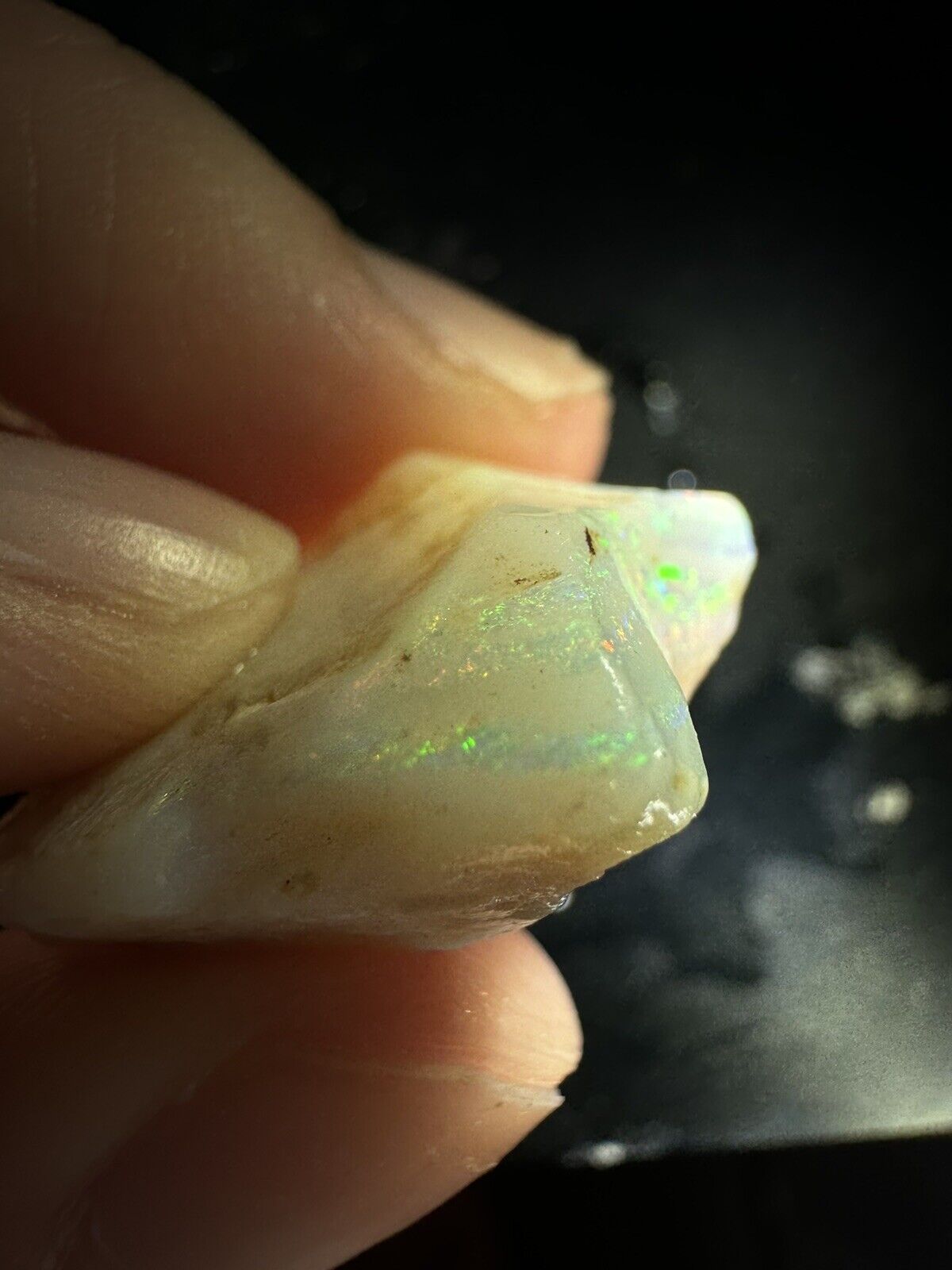 21.14 Carats Solid Rough Coober Pedy Opal Piece with Beautiful Colour B1