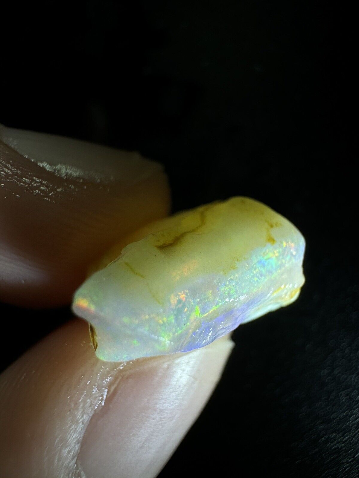 7.8 Carats Solid Rough Coober Pedy Opal Piece with Beautiful Colour B1
