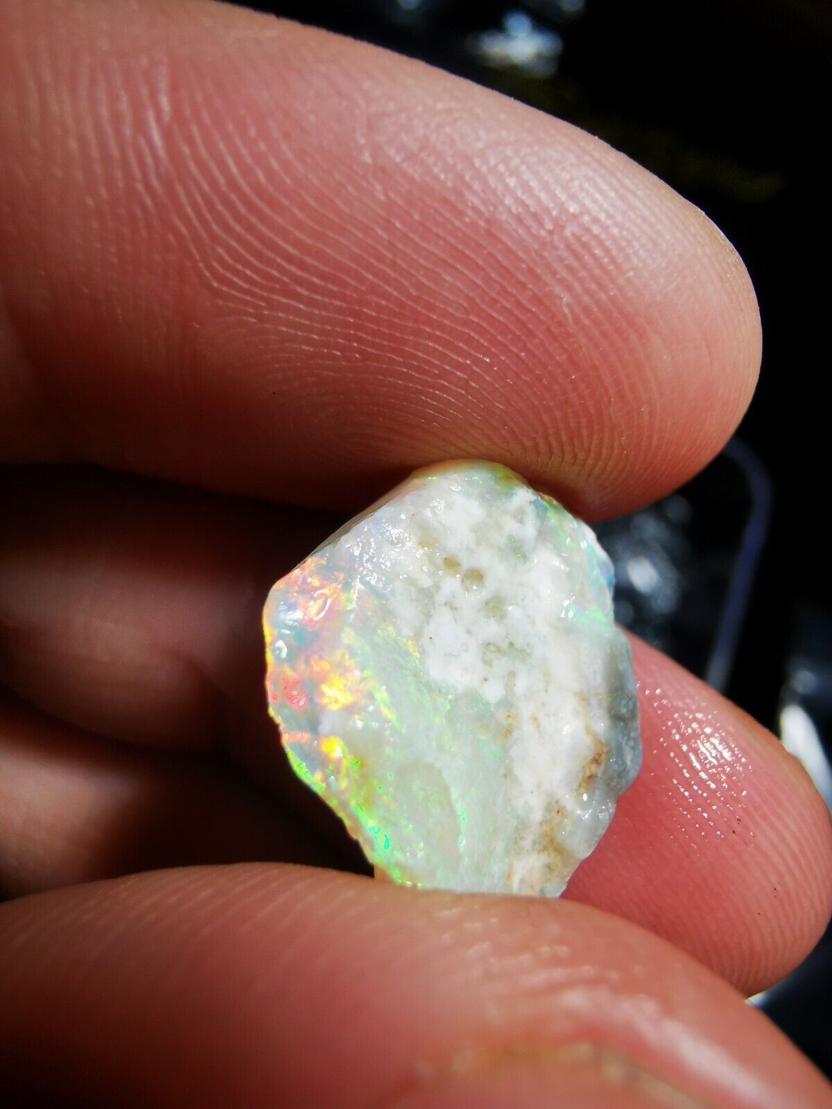 6.6 Carats Solid Rough Coober Pedy Opal shell with Beautiful Colour