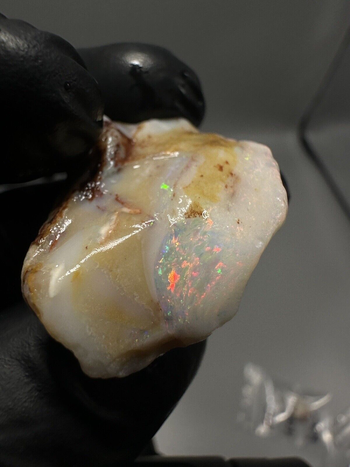 50 Carats Solid Rough Coober Pedy Crystal Opal with Beautiful Colour