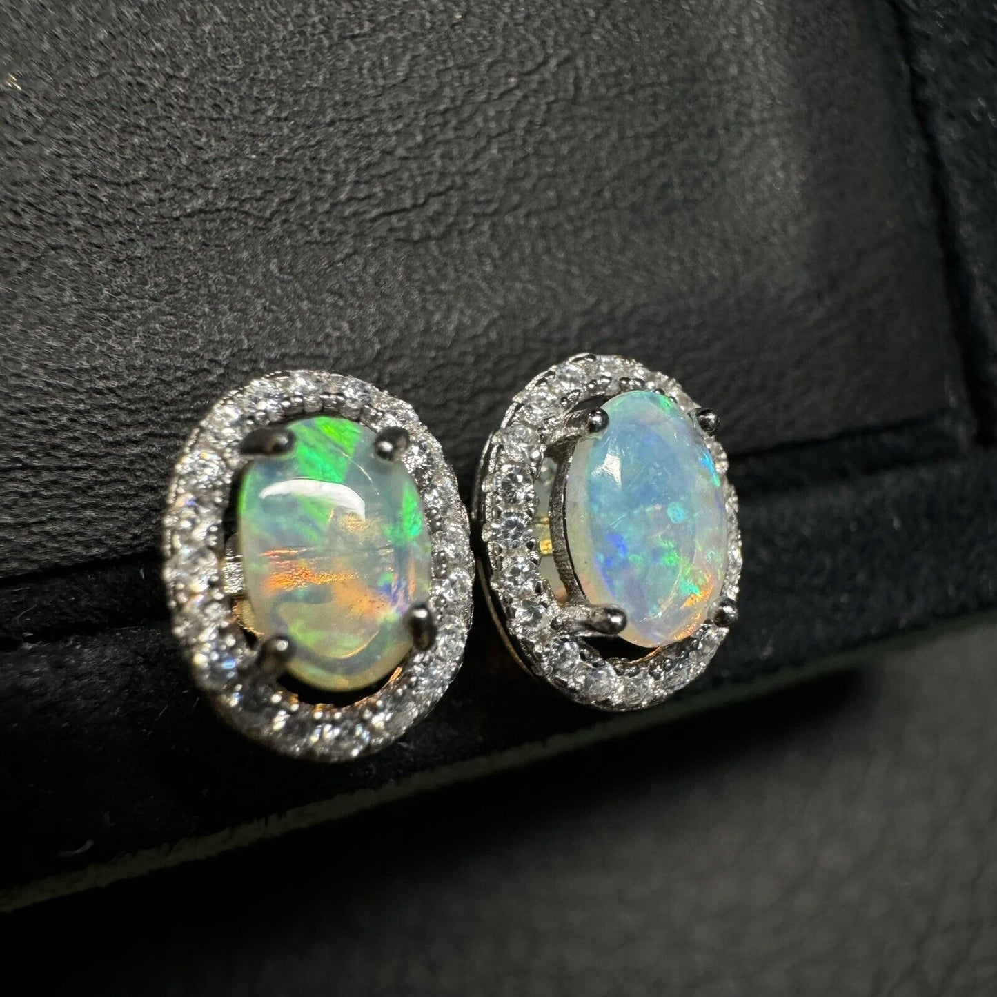 Earstuds Opal Pairs Piece with Beautiful Colour C1-2230