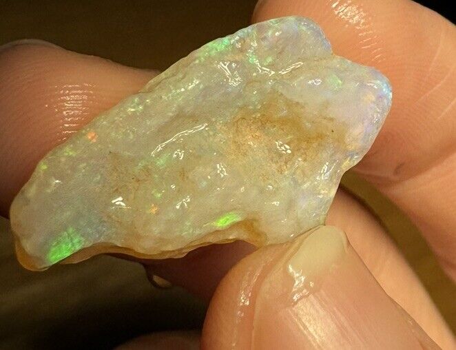 17.6 Carats Solid Rough Coober Pedy Opal Piece with Beautiful Colour B1 shell
