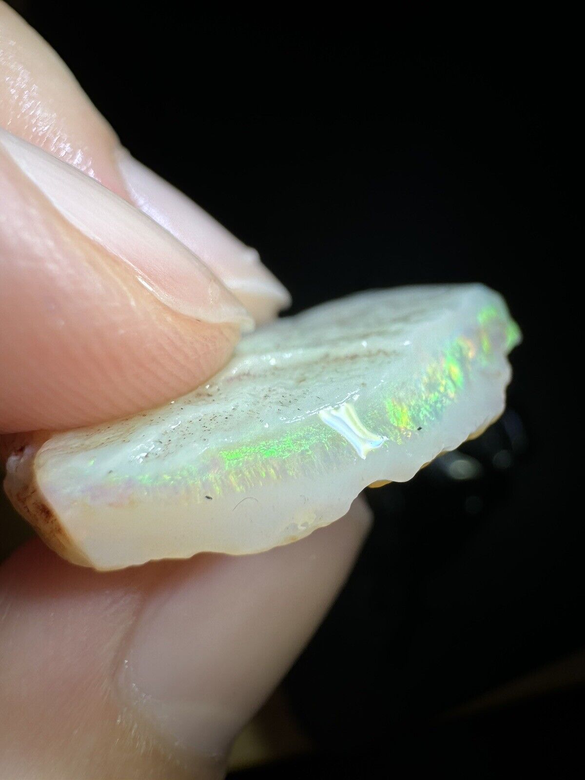 16.5 Carats Solid Rough Coober Pedy Opal Piece with Beautiful Colour