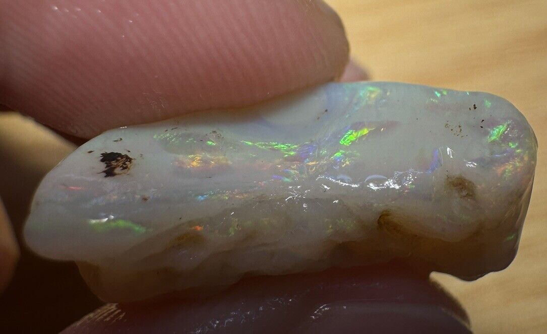 17.75 Carats Solid Rough Coober Pedy Opal Piece with Beautiful Colour B1
