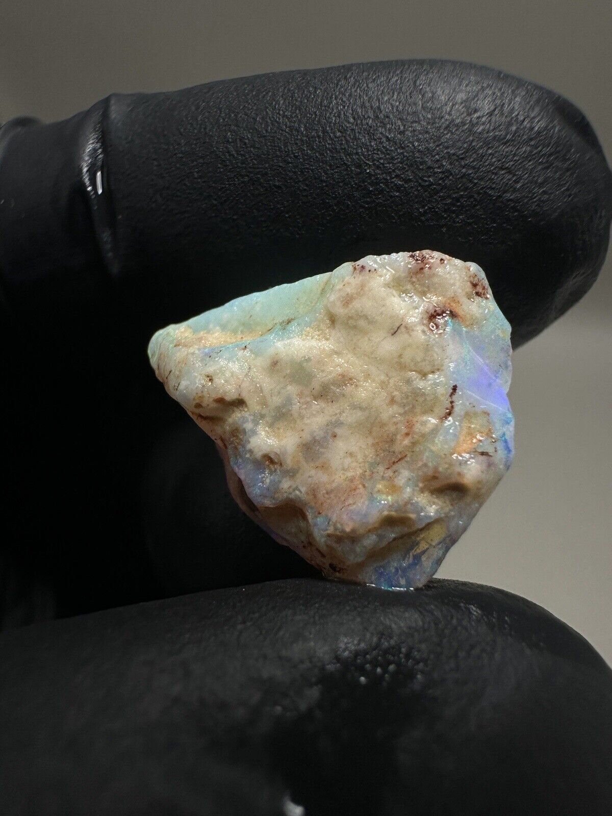 7.3 Carats Solid Rough Coober Pedy Crystal Opal with Beautiful Colour