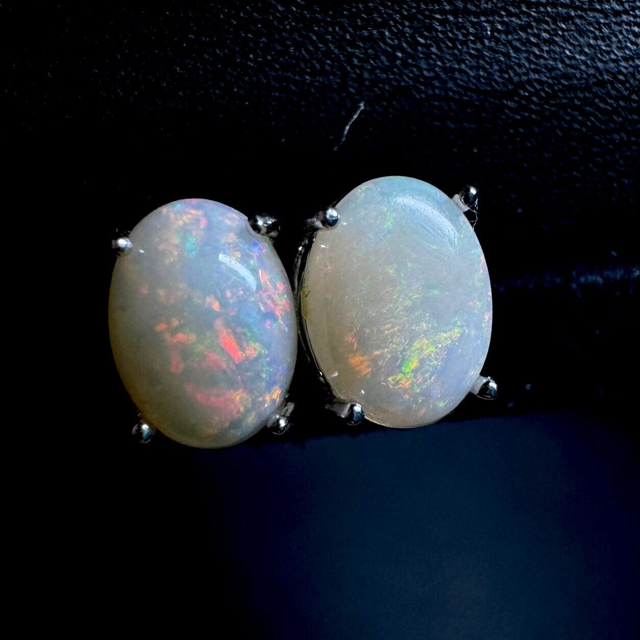 Earstuds Opal Pairs Piece with Beautiful Colour C1-2223
