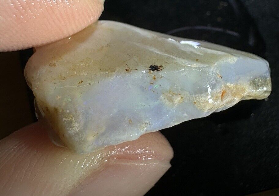 20.6Carats Solid Rough Coober Pedy Opal Piece with Beautiful Colour B1