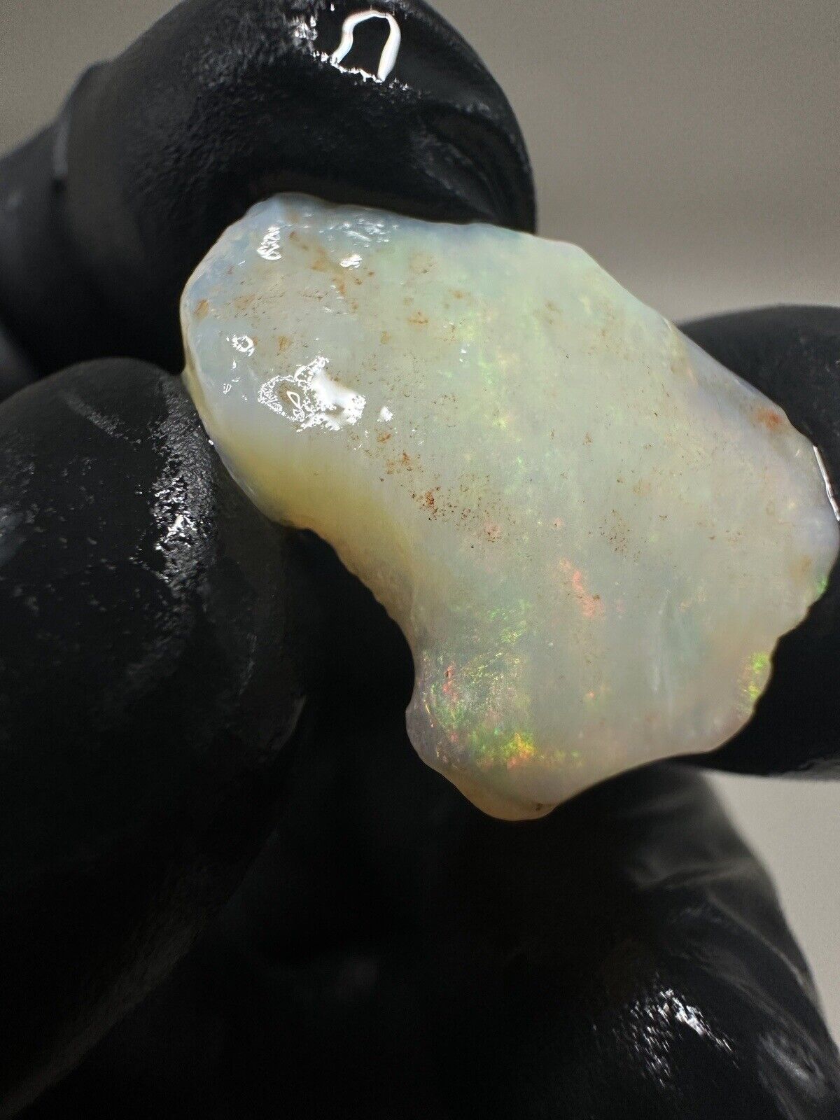 9.5Carats Solid Rough Coober Pedy Crystal Opal Shell Piece with Beautiful Colour