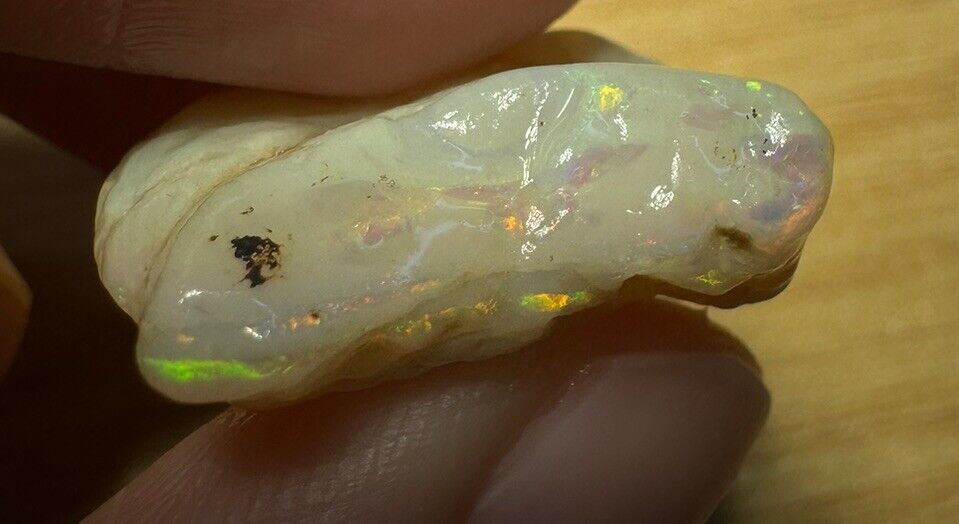17.75 Carats Solid Rough Coober Pedy Opal Piece with Beautiful Colour B1