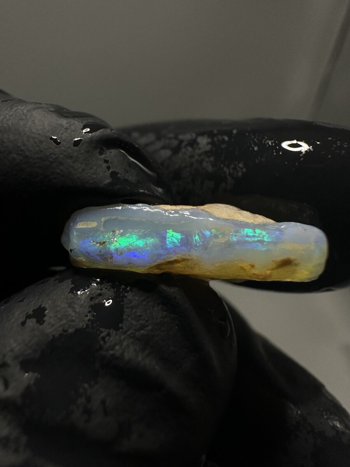 8.85 Carats Solid Rough Coober Pedy Crystal Opal with Extreme Bright Colors