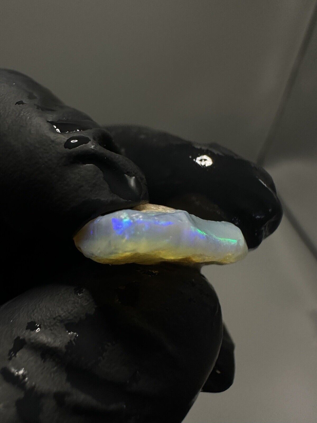 8.85 Carats Solid Rough Coober Pedy Crystal Opal with Extreme Bright Colors