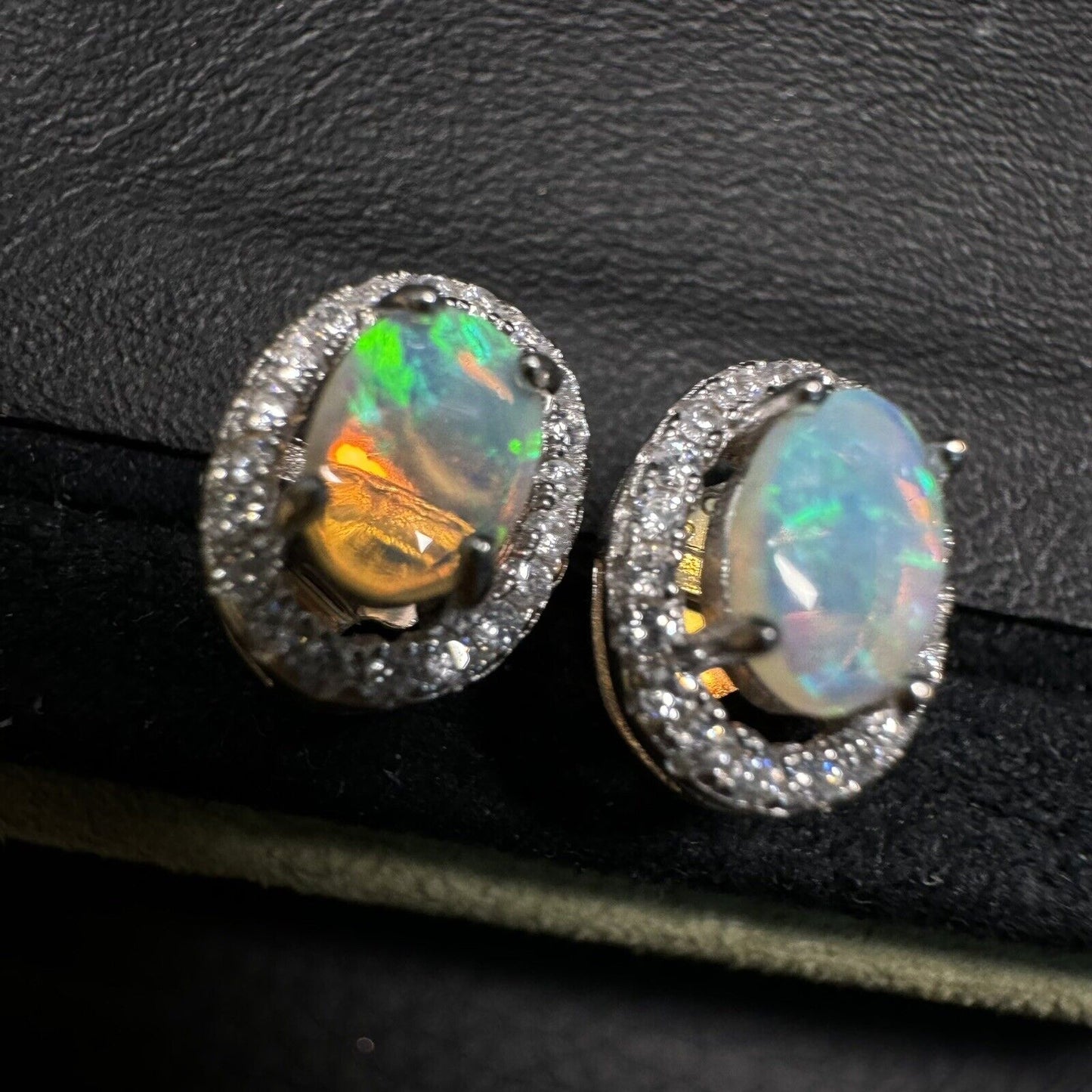 Earstuds Opal Pairs Piece with Beautiful Colour C1-2230
