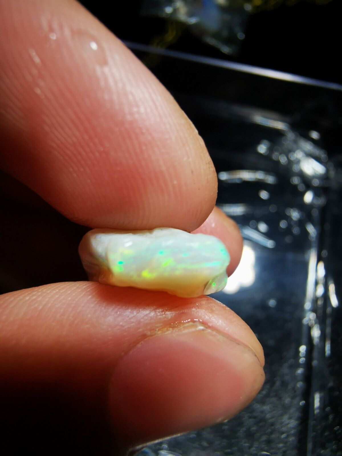 9.65Carats Solid Rough Coober Pedy Opal shell with Beautiful Colour